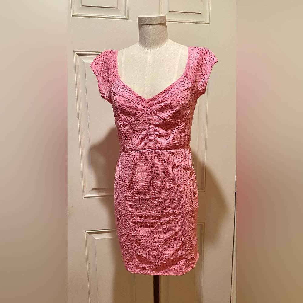 Flirty pink bodycon dress